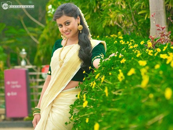 അന്‍സിബ ഹാസന്‍