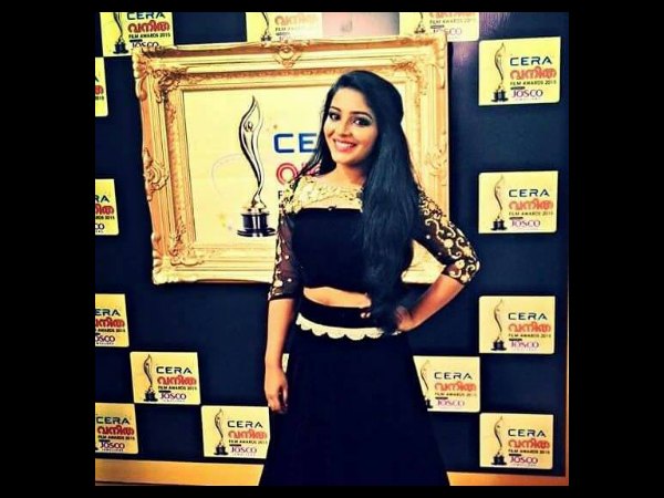 മോതിരം മാറി