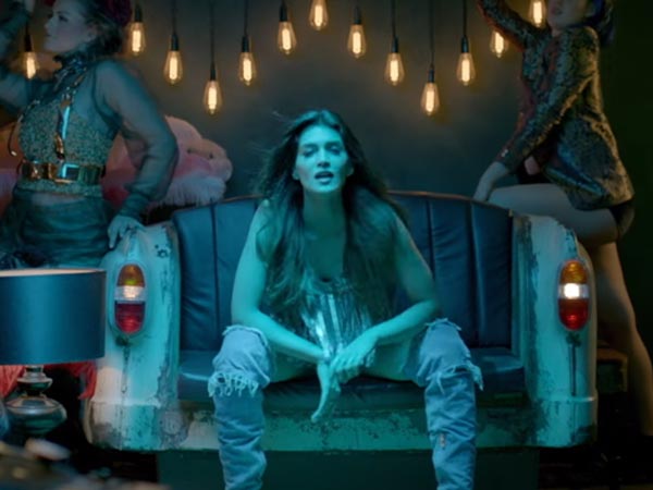 തിരക്കഥ നല്‍കിയിരുന്നു