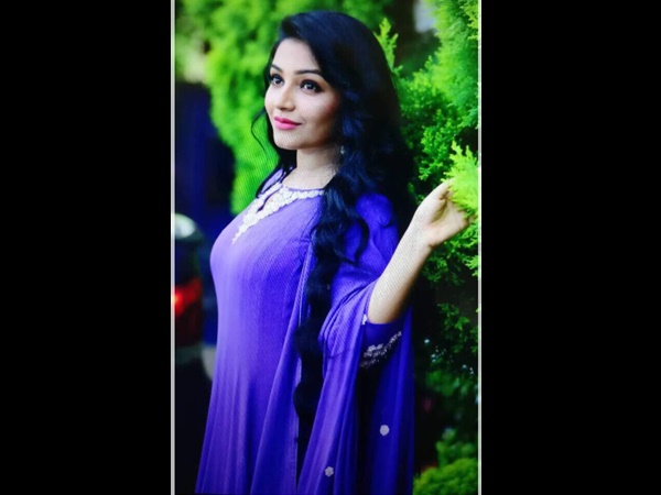 അനുരാഗ കരിക്കിന്‍ വെളളത്തിലെ എലി