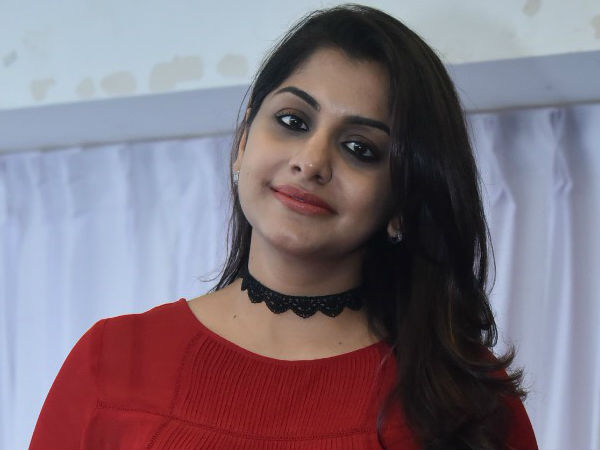 എഫ് എം തിരക്കുകള്‍