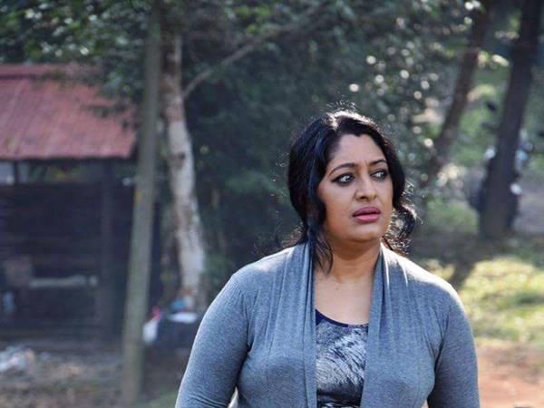 അഭിനന്ദിച്ചു