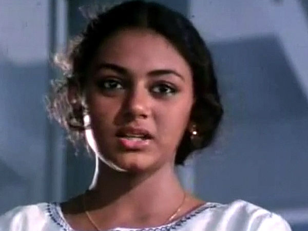 നിറഞ്ഞു നില്‍ക്കുന്നു