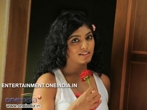 നടിമാരും ചോദിക്കണം