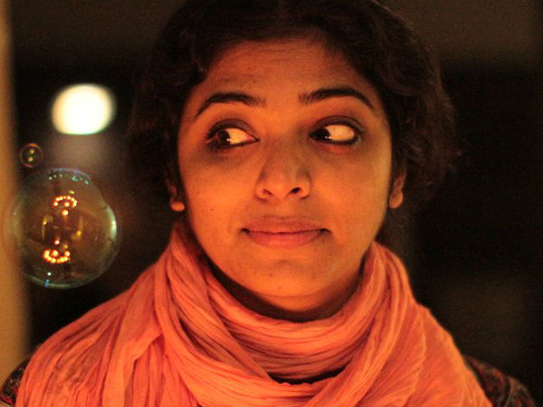 നായികമാരെ ഒറ്റപ്പെടുത്തുന്നു