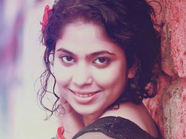 ഗോവ എയര്‍പോര്‍ട്ടില്‍ നിന്നും ലൊക്കേഷനിലേക്ക്