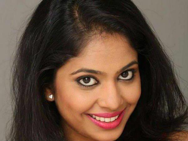 ഫോര്‍ ഫ്രണ്ടിസലൂടെ