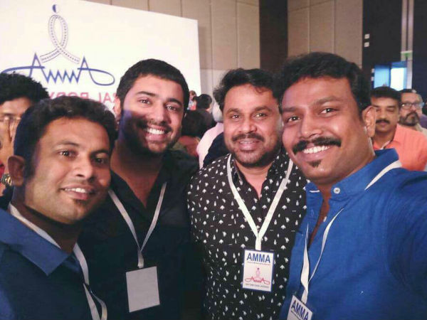 ഹാളിലേക്ക്