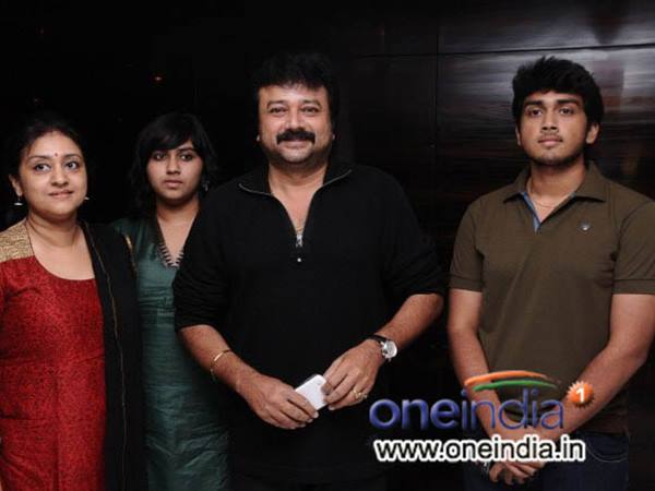 നായകന്‍