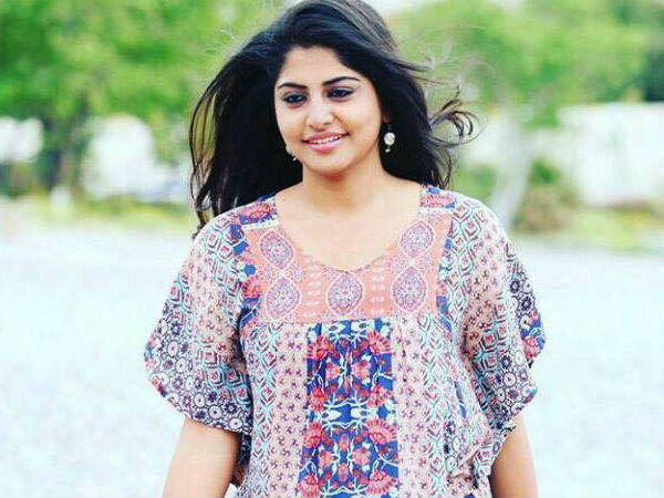 തമിഴില്‍ തിരക്ക്