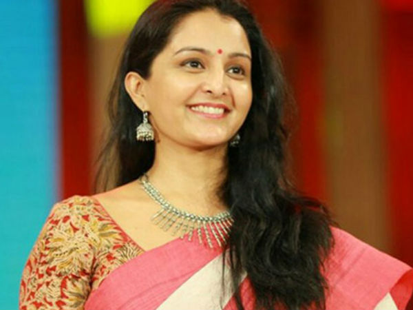  മഞ്ജുവും ആക്രമിക്കപ്പെട്ട നടിക്കൊപ്പം?