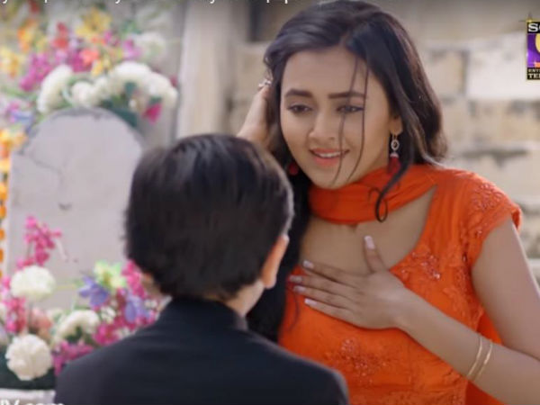 യൂടൂബില്‍ ഹിറ്റ്