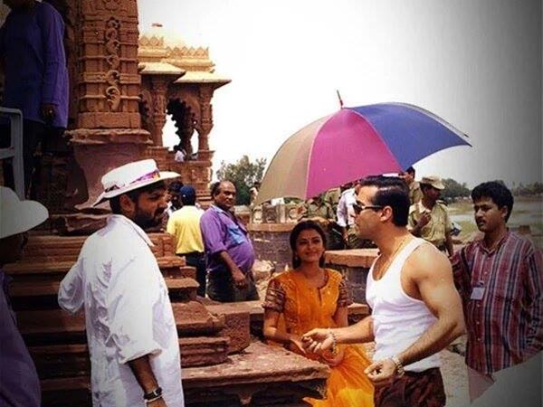 ഹം ദില്‍ ദേ ചുക്കെ സനം