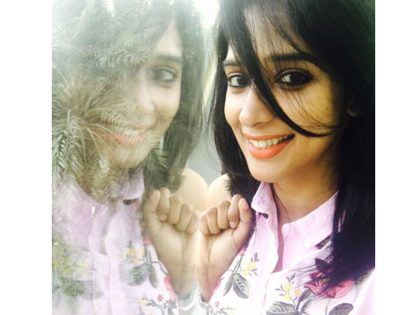 മൂന്ന് കോസ്റ്റ്യൂം