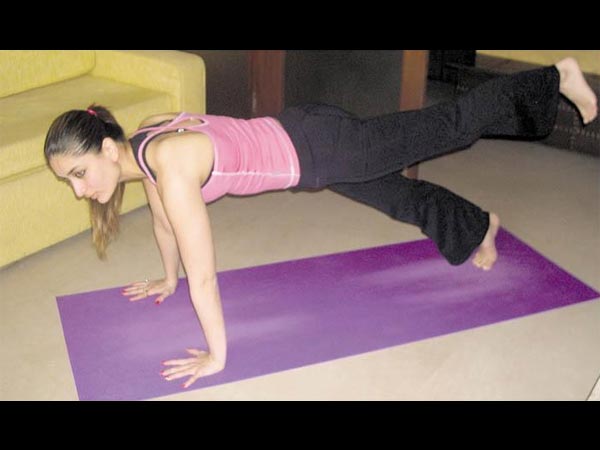  കരീന കപൂറും കഠിന പ്രയ്തനത്തിലാണ്