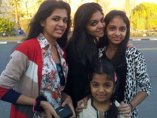 അനിയത്തിമാര്‍ സിനിമയിലേക്ക്