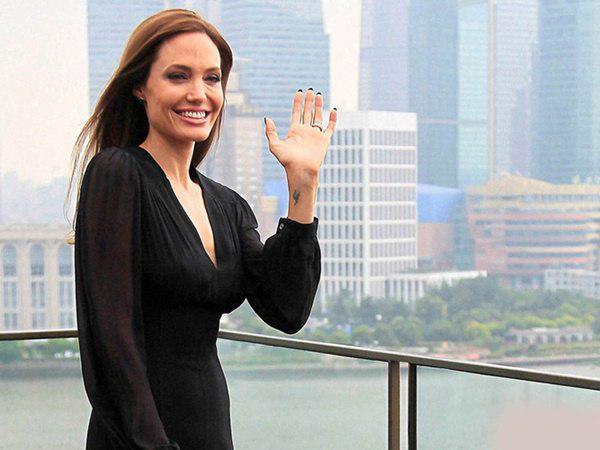 രോഗങ്ങളെ അതിജീവിച്ച് ആഞ്ജലീന