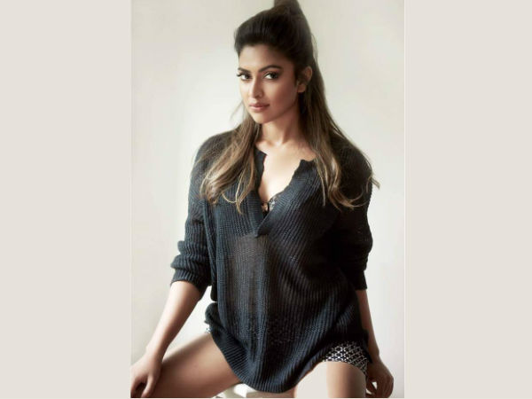 ഗ്ലാമറാകുന്നു