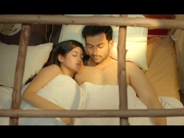 യൂട്യൂബില്‍ ഹിറ്റ്