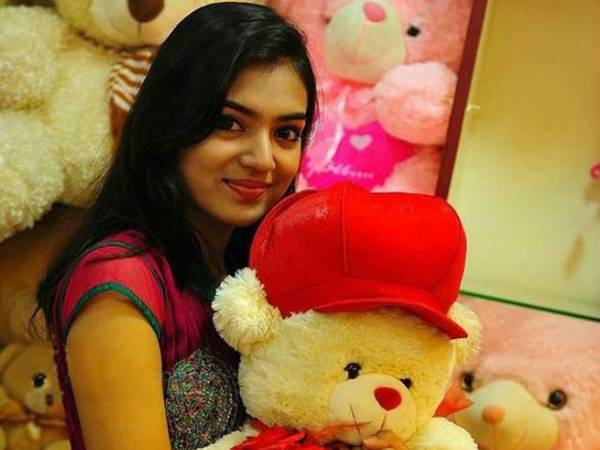 നസ്രിയ അടക്കം നാല് നായികമാര്‍