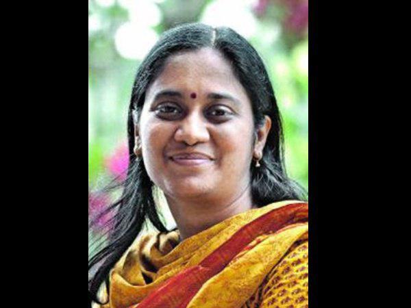 ഭര്‍ത്താവിനൊപ്പം ചിയേഴ്‌സ്