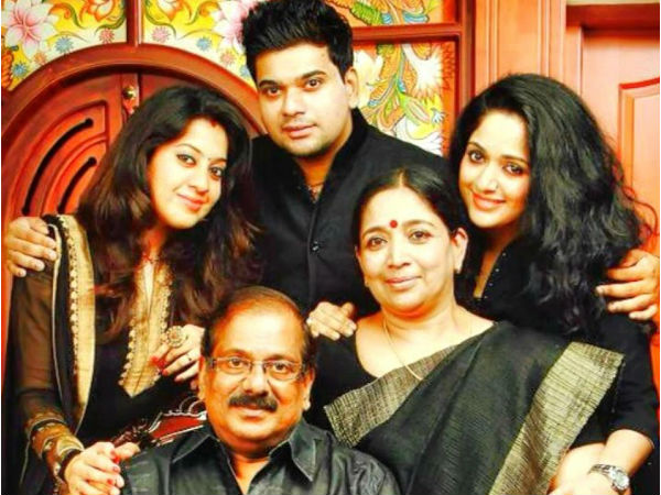 ഓണാശംസകള്‍