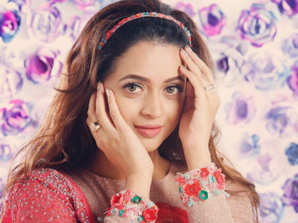  ആഡംബര വിവാഹം അല്ല