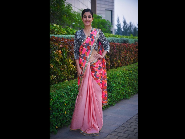 അന്യഭാഷകളില്‍ സജീവം