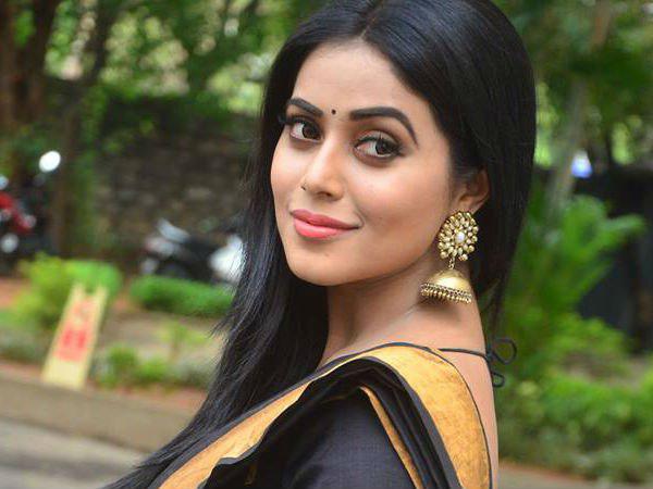 പെണ്‍കുട്ടികളോട് ഇങ്ങനെ ചെയ്യരുത്