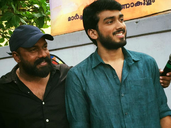 അനന്തമായി നീളുന്ന് പൂമരം