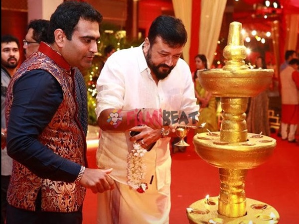 ചിത്രങ്ങള്‍ വൈറലാവുന്നു