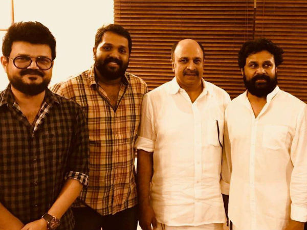 എന്തിനും ഏതിനും കൂടെ