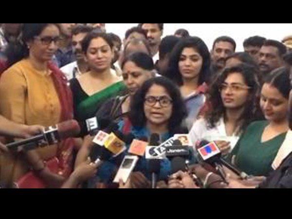 കാന്‍സറിന്റെ പിടിയില്‍ 