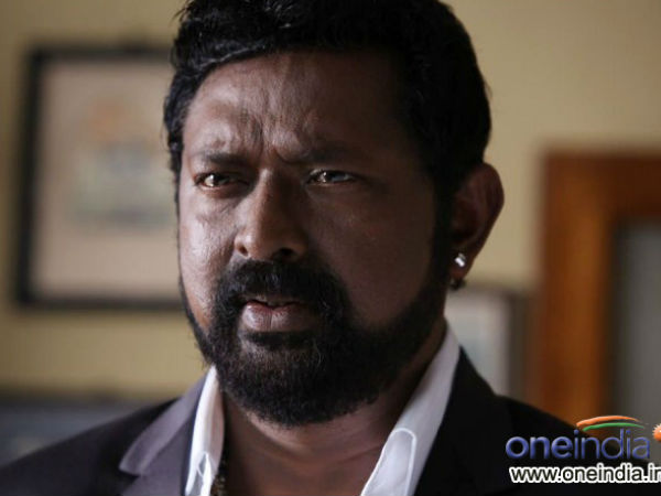 പെണ്‍വേഷത്തില്‍ തിളങ്ങി നിന്നു