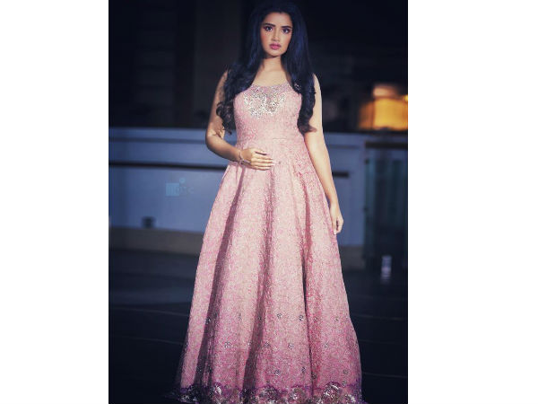 പാവക്കുട്ടിയോ