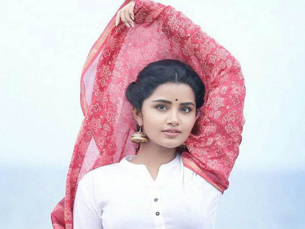 ഗാനരംഗത്ത്