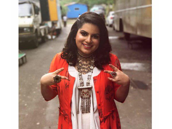 തുടക്കം ഹോളിവുഡില്‍ നിന്ന്