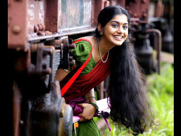 മീര നന്ദന്‍