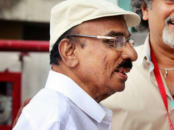 സംവിധാനം ആര്?