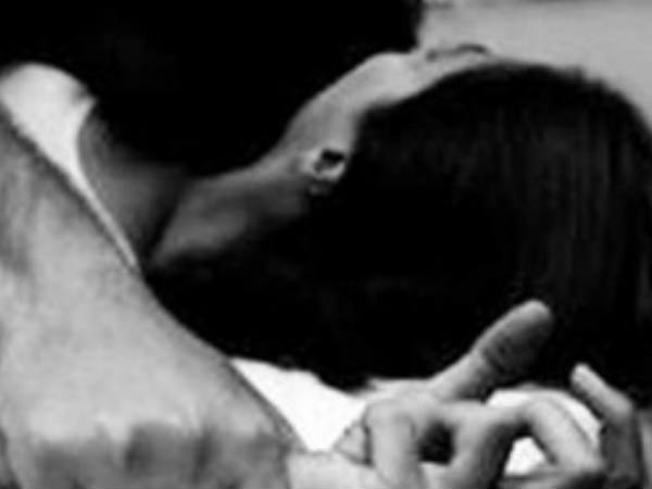 പ്രൊഡക്ഷന്‍ കണ്‍ട്രോളര്‍ക്കറിയാം