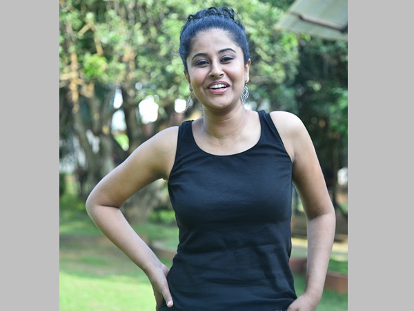  അരങ്ങേറ്റ ചിത്രം