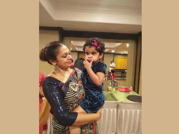 പാപ്പരാസികളുടെ മുന്നില്‍പ്പെടാതെ