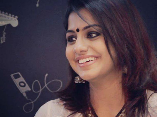 അവതാരകയായി മീരനന്ദന്‍