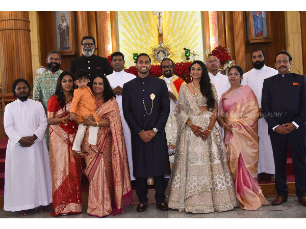 കുടുംബത്തോടെ