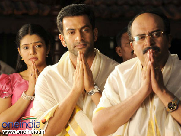 തിരക്കഥ മാറ്റി