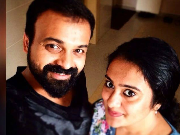 ഭാര്യയെ വിളിക്കുന്നു