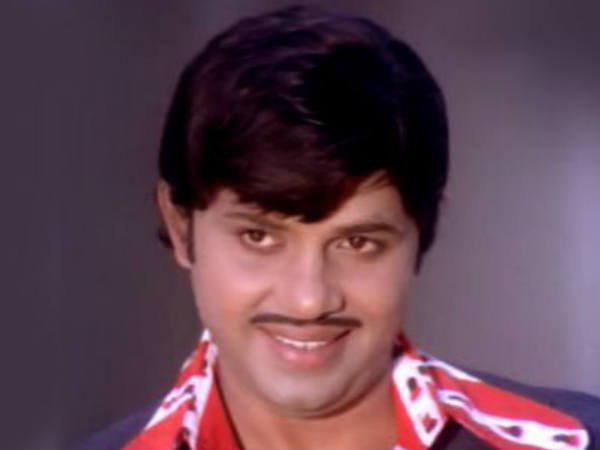 കോളിളക്കിന്റെ സെറ്റിലേക്ക്