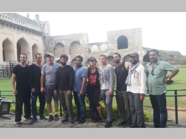 സിനിമ നിര്‍മ്മിക്കുന്നത്