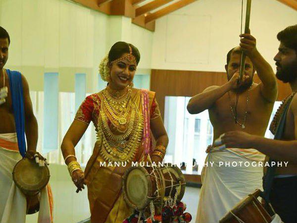 പൊന്നില്‍ കുളിച്ച് ജ്യോതി