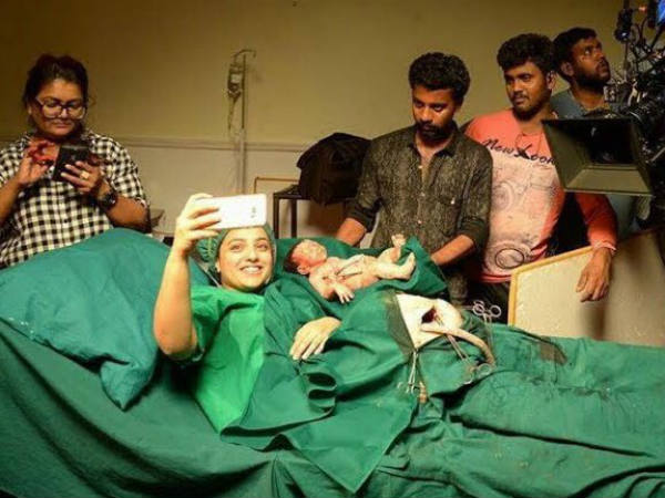 ലേബര്‍ റൂമിലെ സെല്‍ഫി